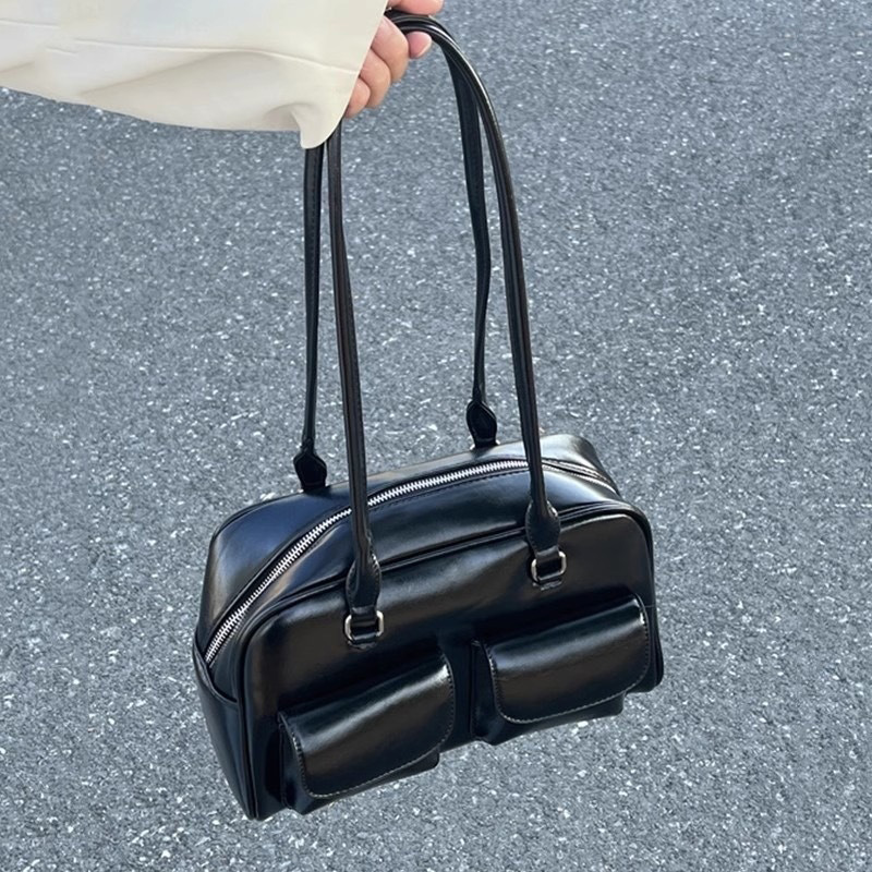 Women Bags Wholesale - 女性用シックなデイリーユースハンドバッグ、韓国風カジュアル無地ショルダーバッグ、女の子向けお手頃価格卸売ボウリングバッグ