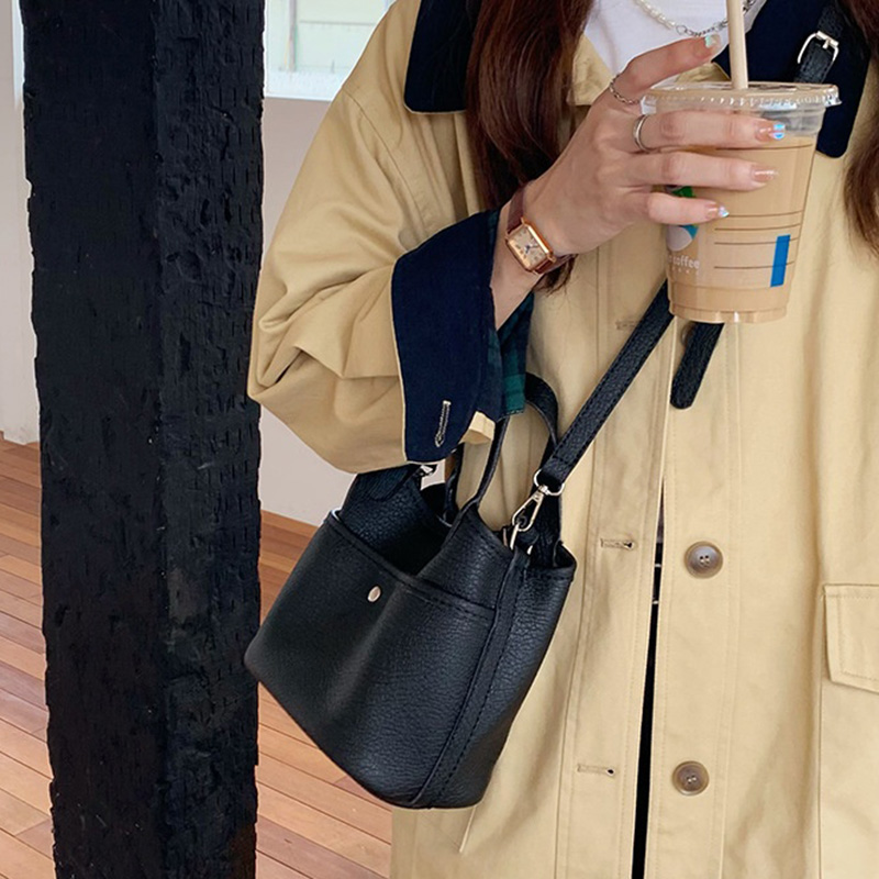 エレガントな女性向け新作高級デザイナーズハンドバッグ、レディ - Women Bags Wholesale のレビューと価格