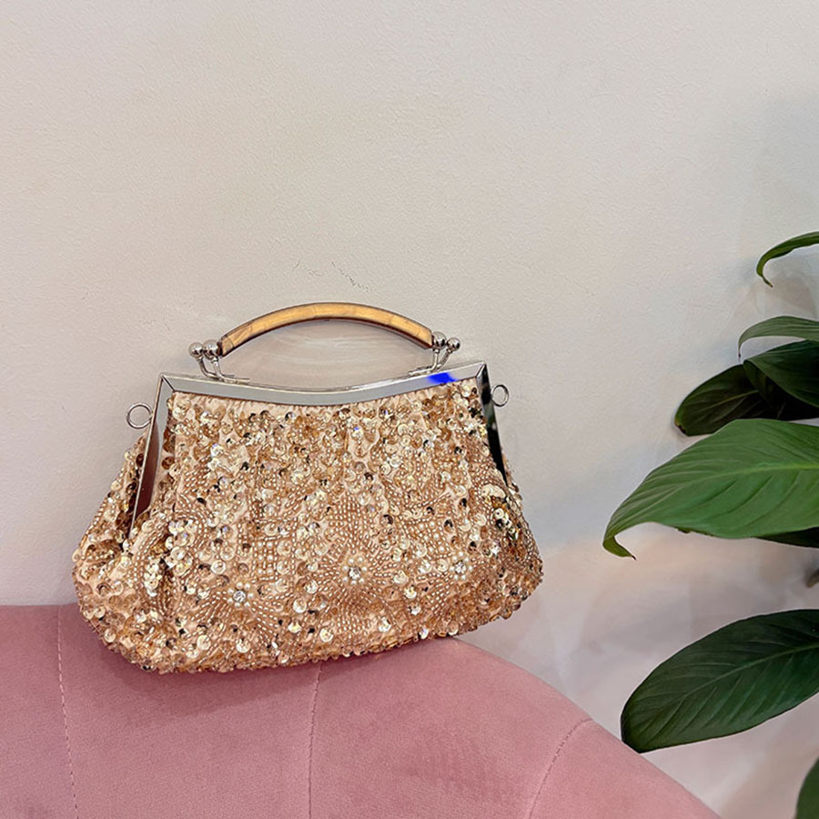 トレンドのヴィンテージ風チャイナドレスバッグ 刺繍ショール付 - Women Bags Wholesale のレビューと価格